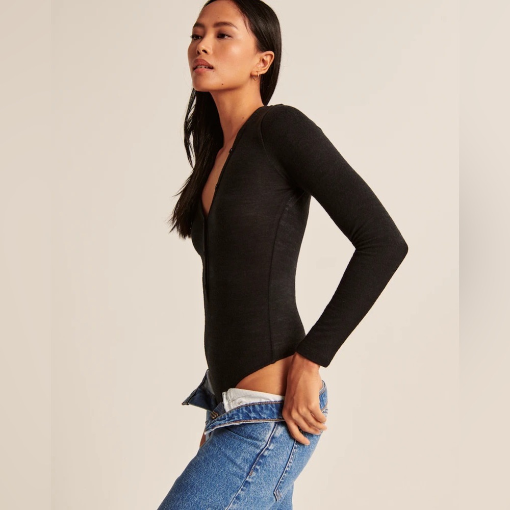 Abercrombie & Fitch - snap up Henley bodysuit soft and cozy